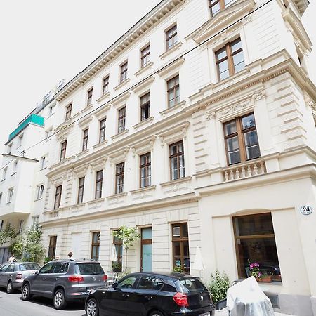 Traditional Apartments Vienna Tav - Entire Exterior photo