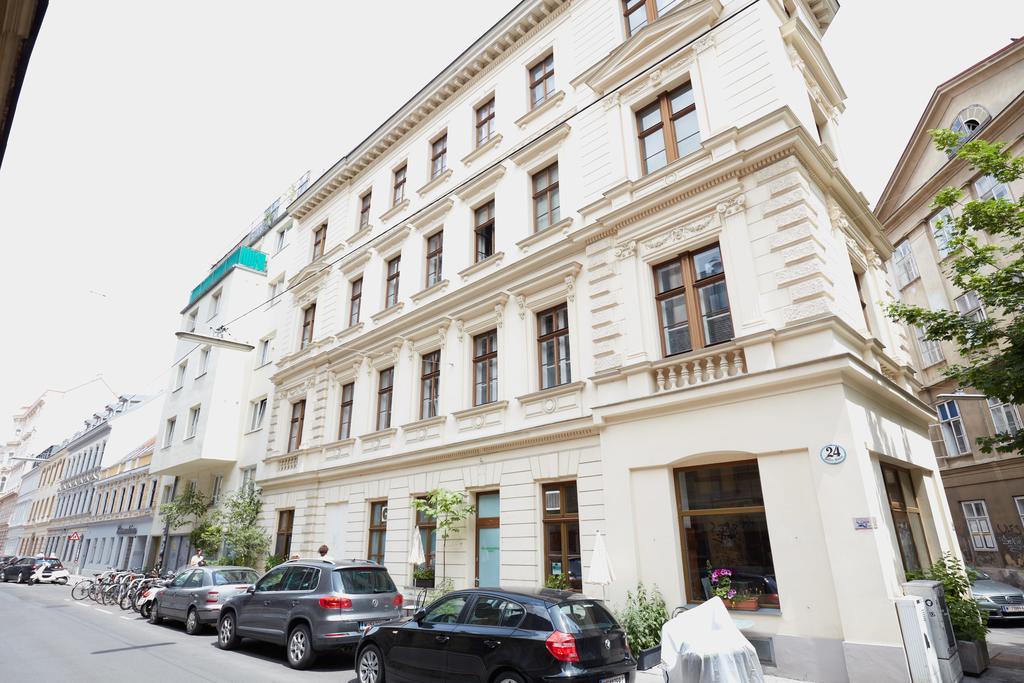 Traditional Apartments Vienna Tav - Entire Exterior photo